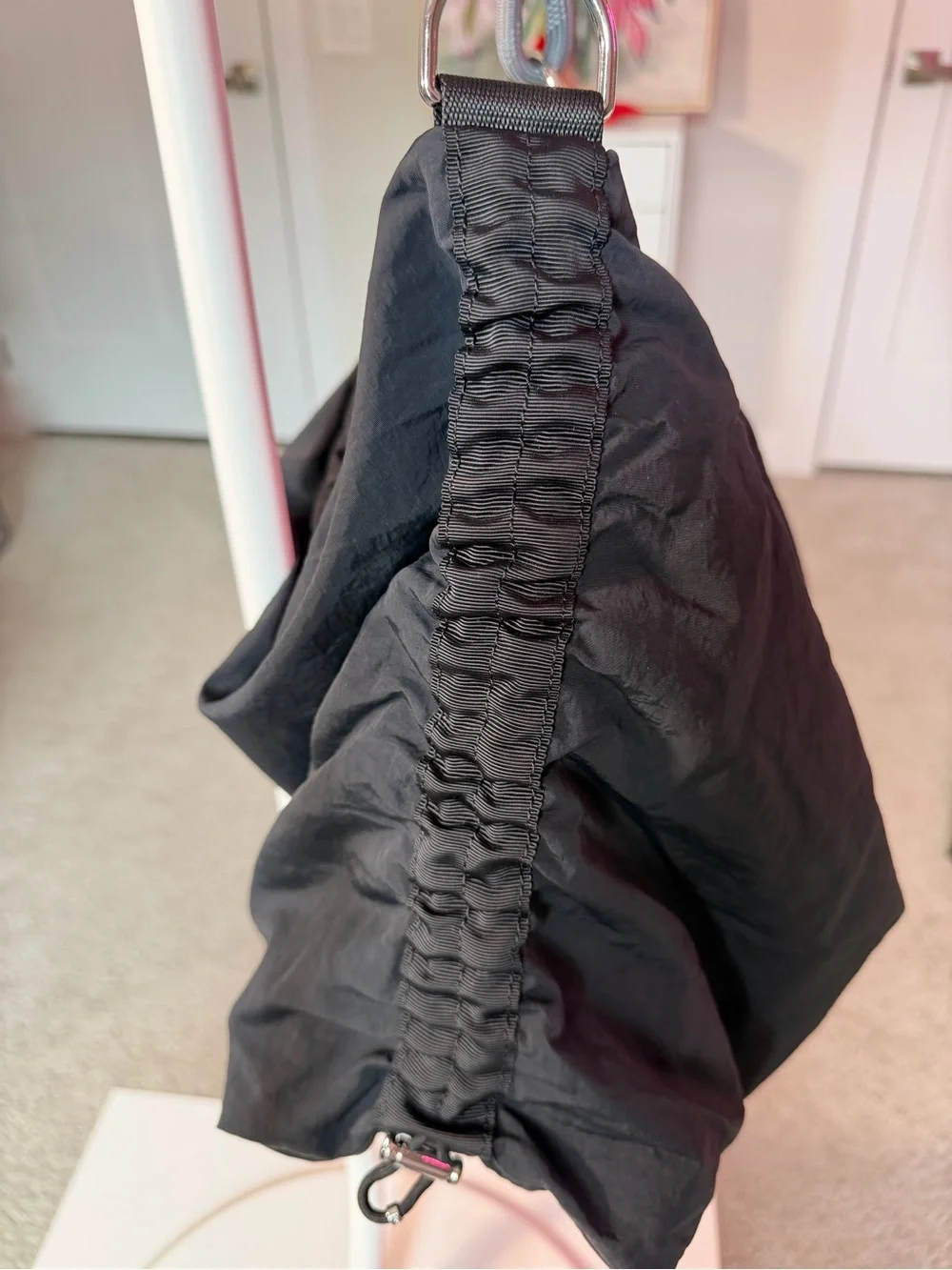 Lululemon Convertible Ruched Crossbody Bag Large 16L - Picture 5 of 13